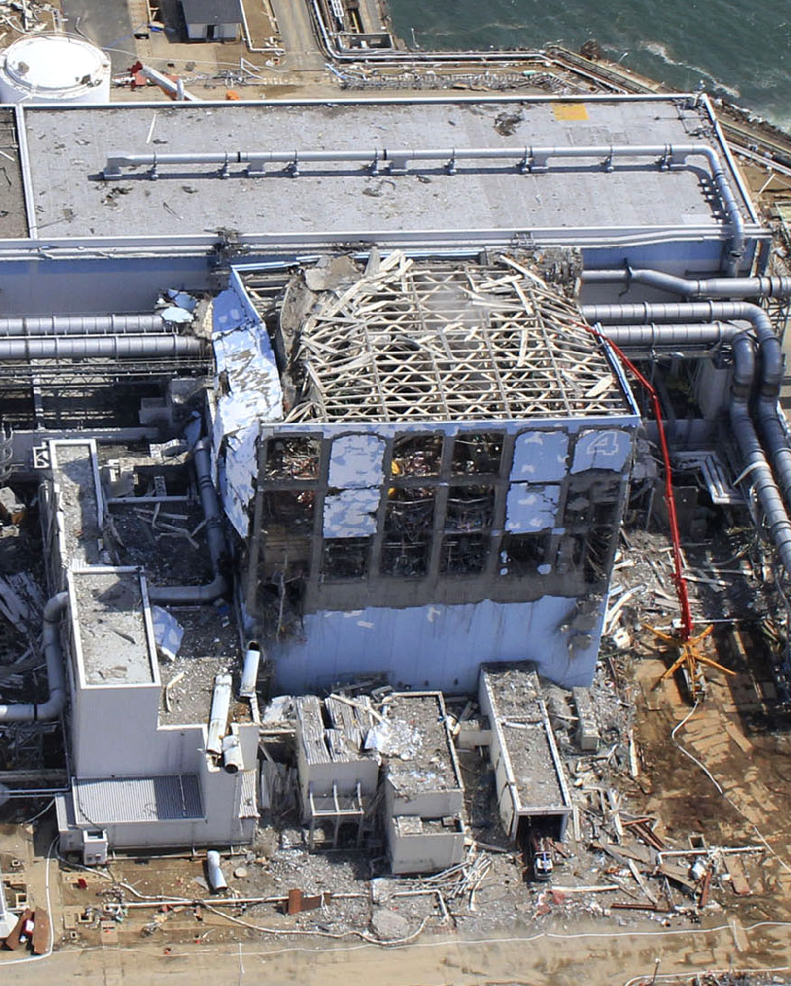 Крупнейшие аварии на атомных электростанциях. АЭС Фукусима-1. АЭС Фукусима 1 реактор. АЭС Фукусима-1 2011. АЭС Фукусима-1 взрыв.